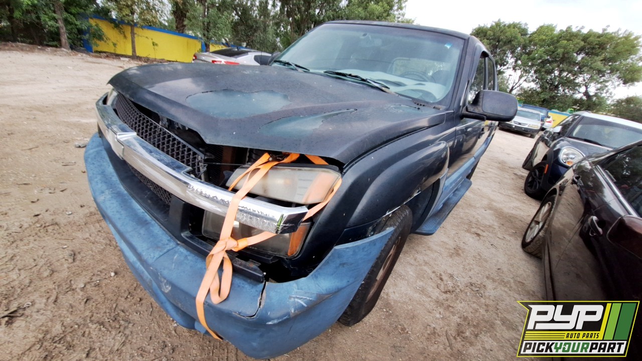 2003 CHEVROLET AVALANCHE 1500 available for parts