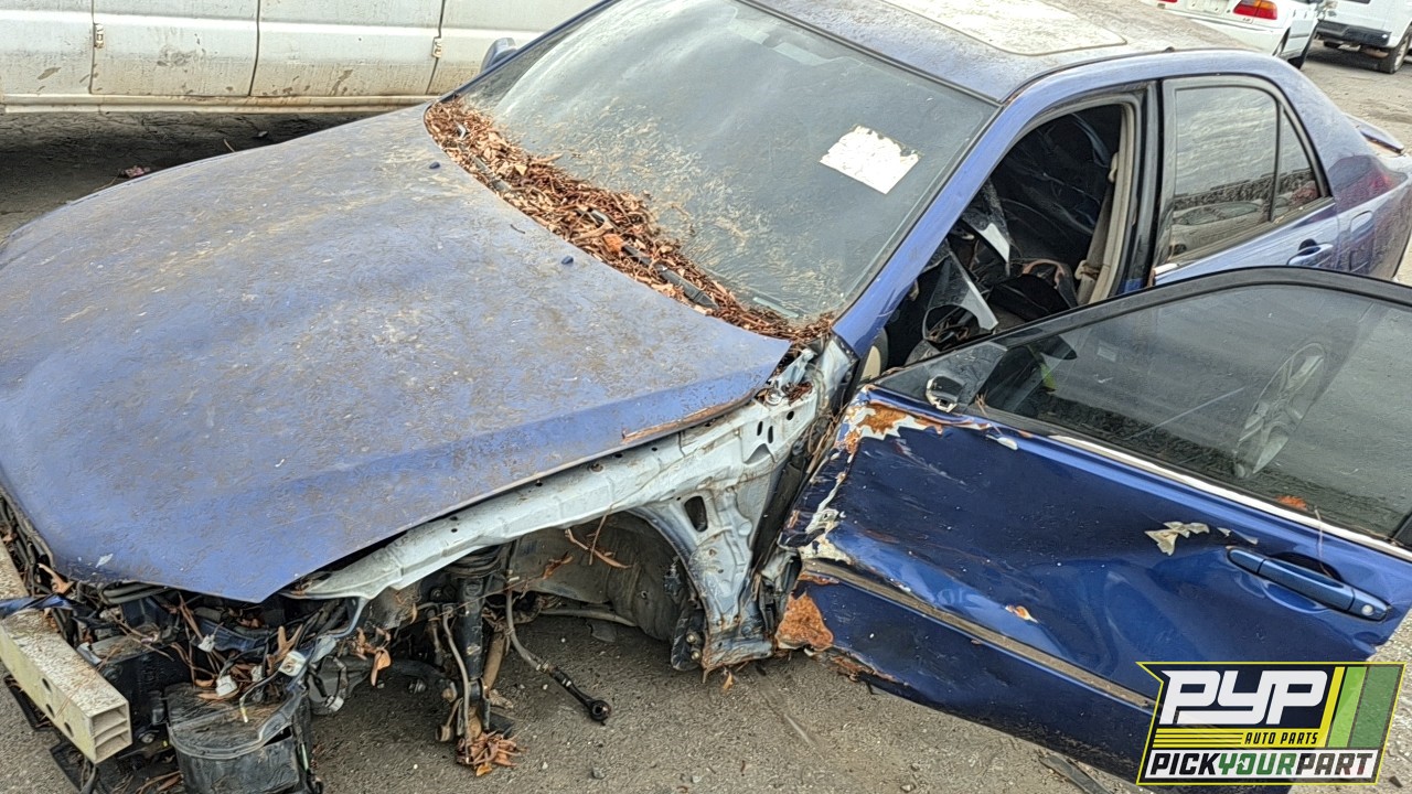 2003 LEXUS IS300 partes disponibles