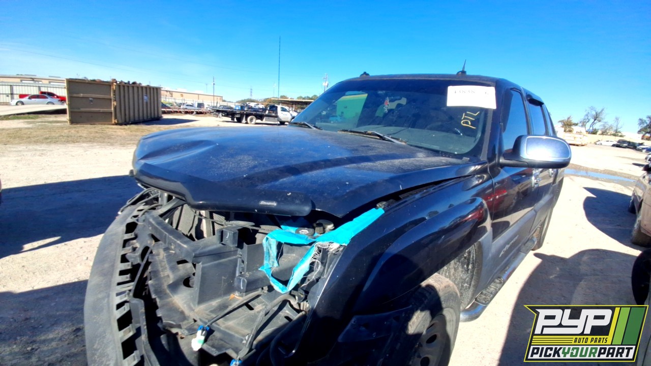 2003 CHEVROLET AVALANCHE 1500 available for parts