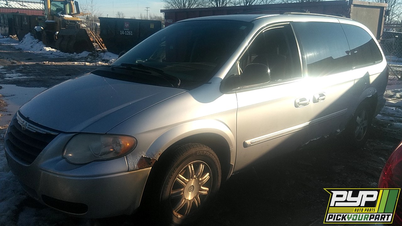 2006 CHRYSLER TOWN & COUNTRY partes disponibles