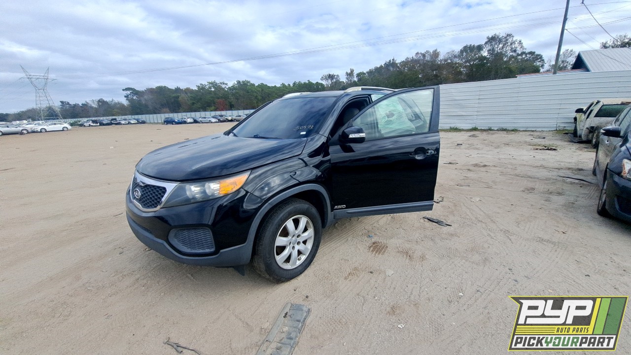 2013 KIA SORENTO available for parts