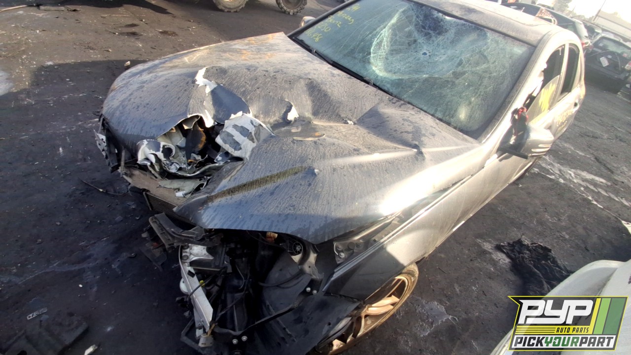 2014 MERCEDES-BENZ C250 partes disponibles