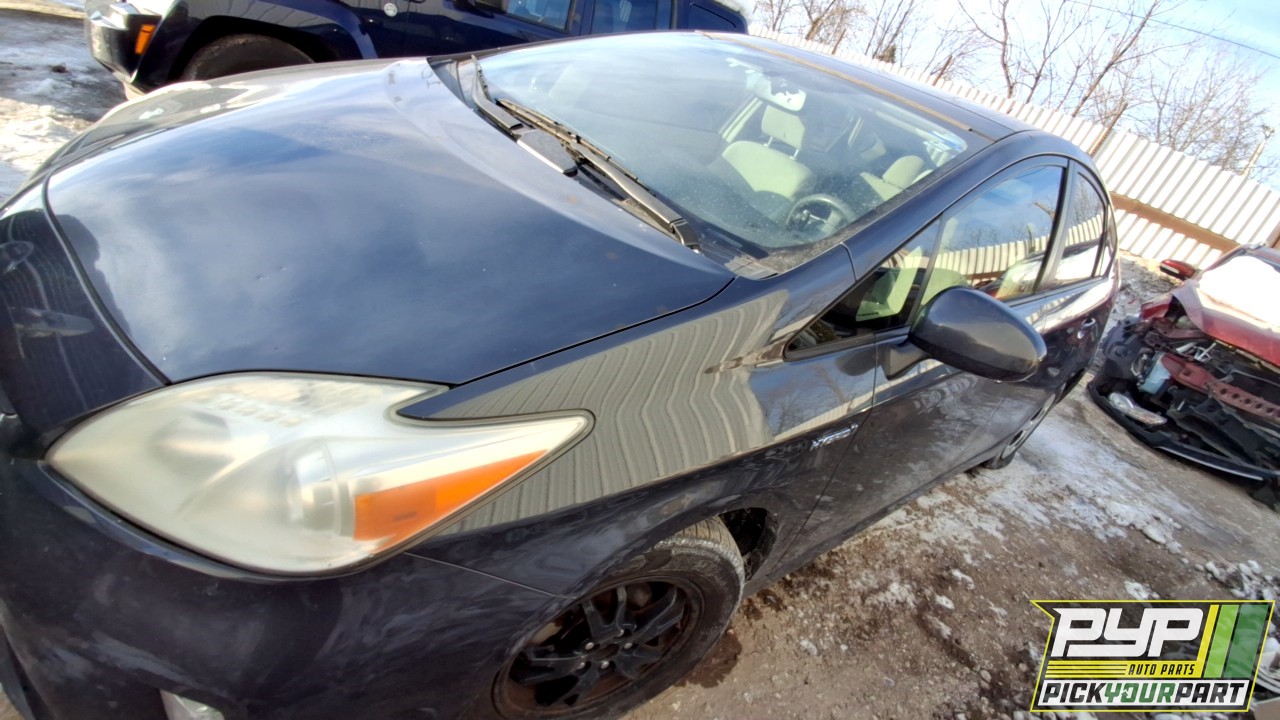 2013 TOYOTA PRIUS partes disponibles