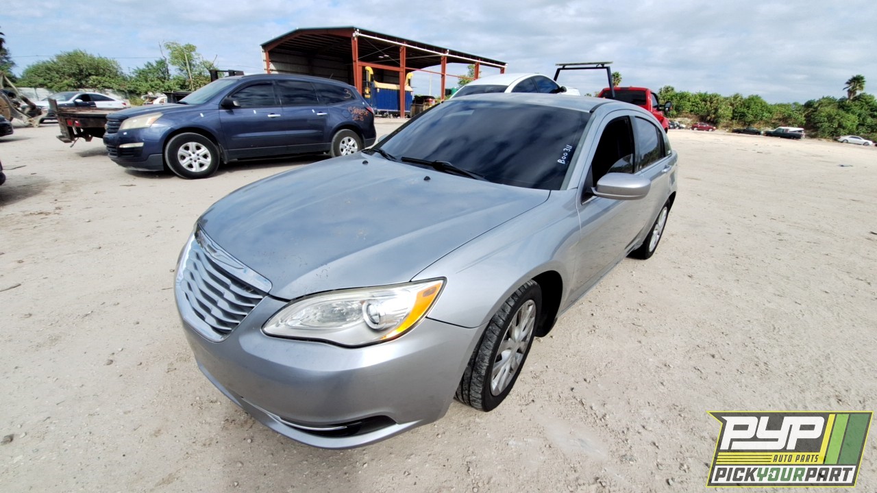 2014 CHRYSLER 200 partes disponibles