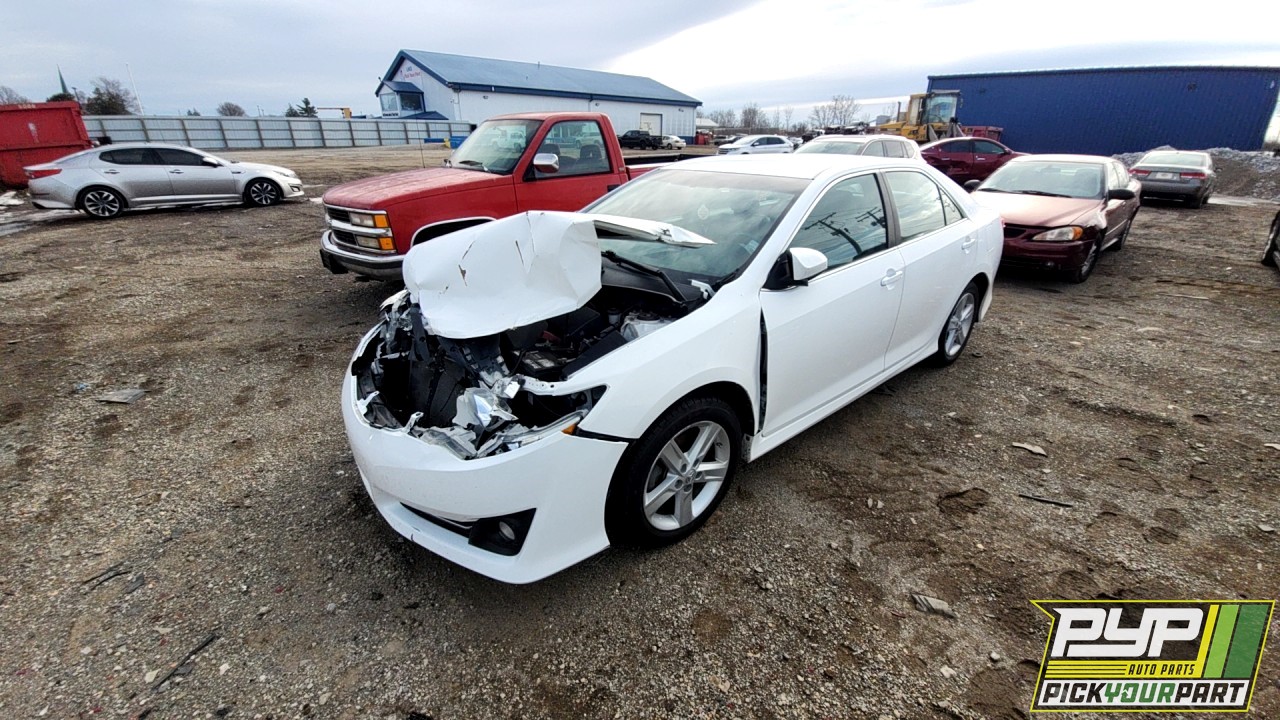 2014 TOYOTA CAMRY partes disponibles