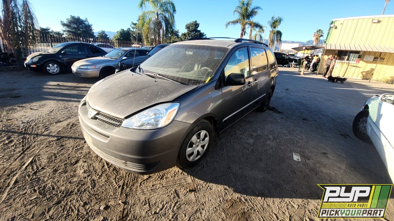 2004 TOYOTA SIENNA partes disponibles
