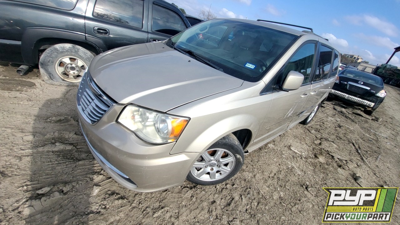 2013 CHRYSLER TOWN & COUNTRY partes disponibles