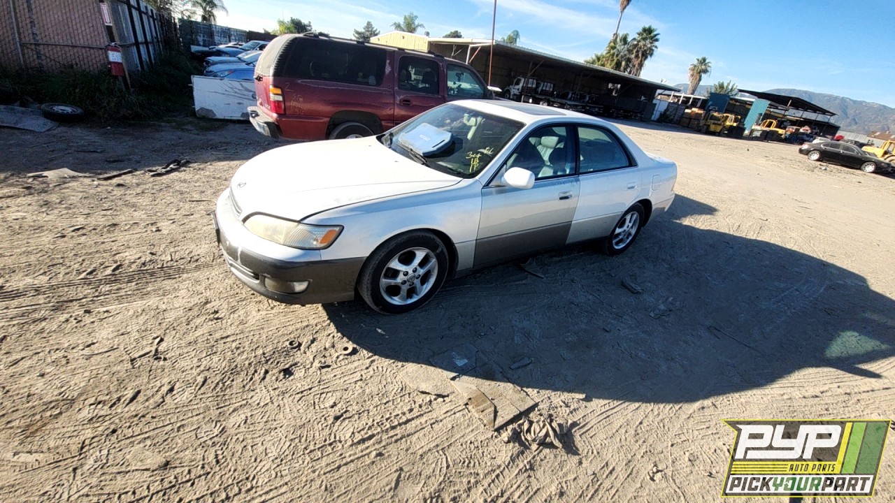 2000 LEXUS ES300 available for parts