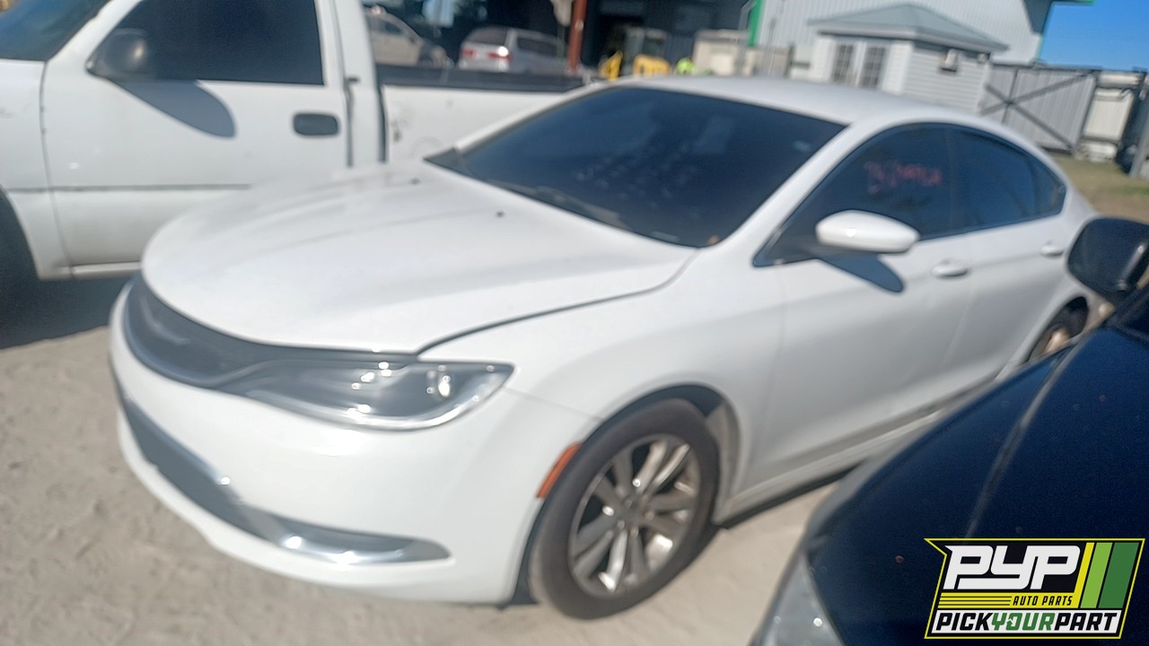 2015 CHRYSLER 200 partes disponibles