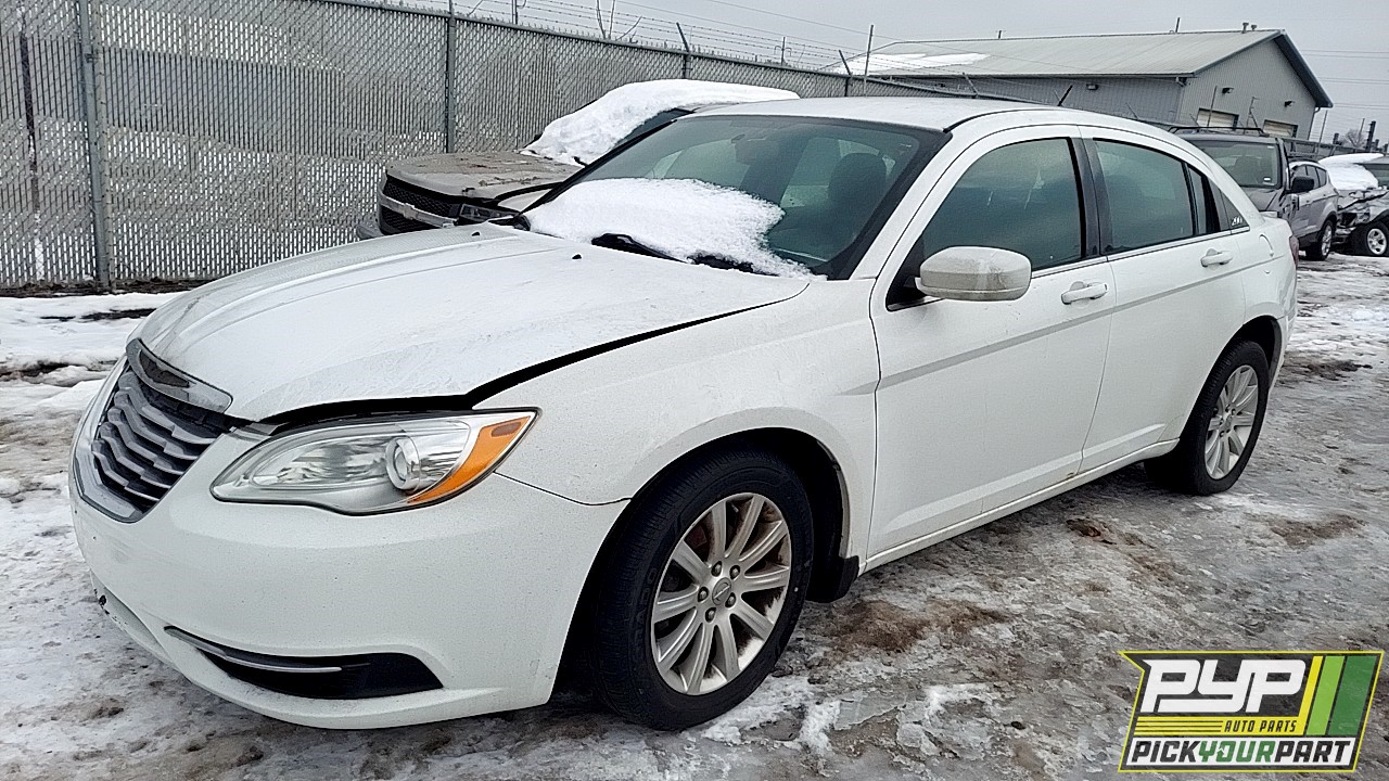 2012 CHRYSLER 200 partes disponibles