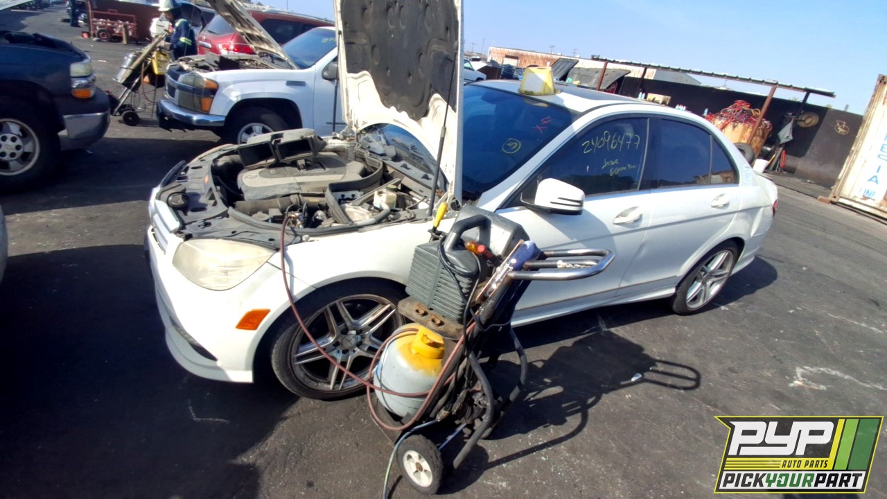 2011 MERCEDES-BENZ C300 partes disponibles