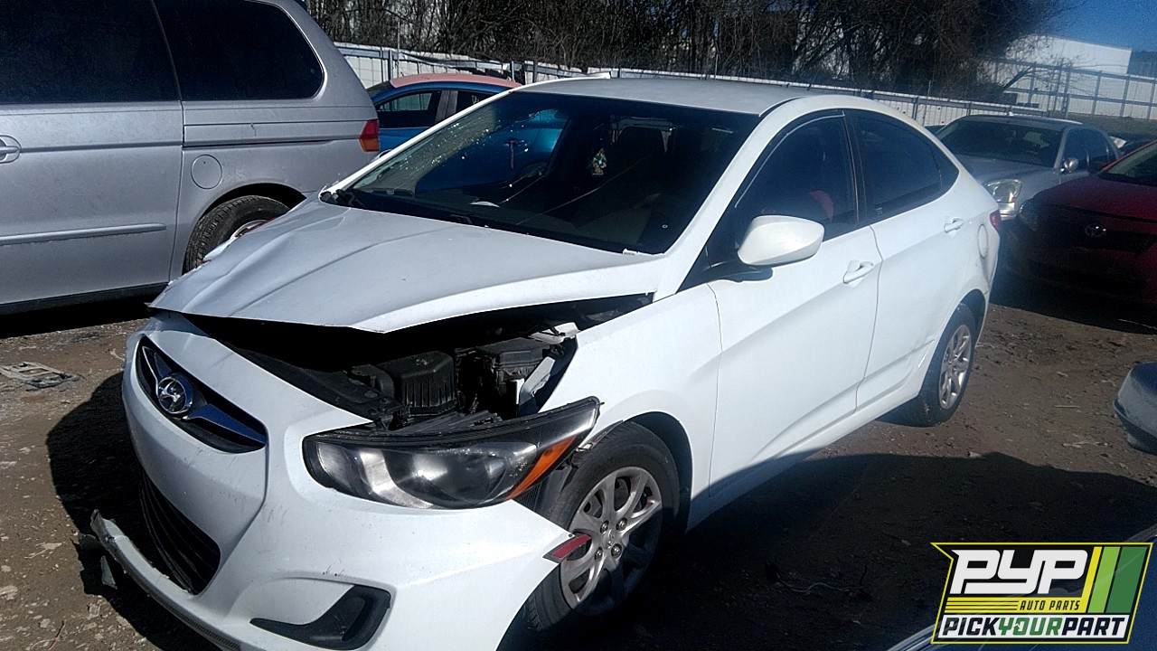 2013 HYUNDAI ACCENT partes disponibles