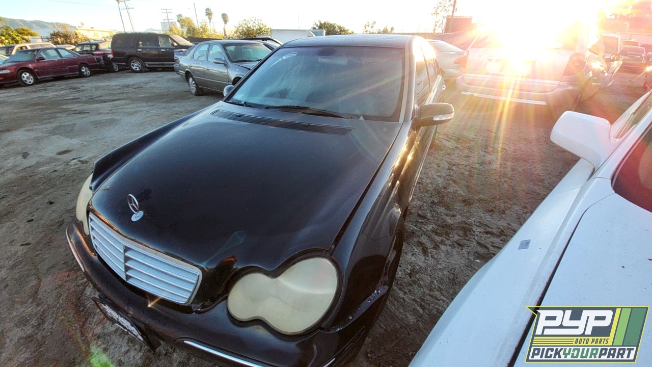 2003 MERCEDES-BENZ C240 partes disponibles