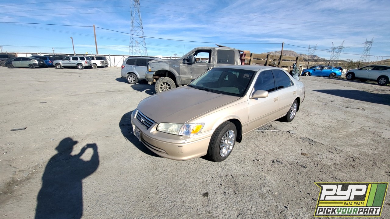2001 TOYOTA CAMRY partes disponibles