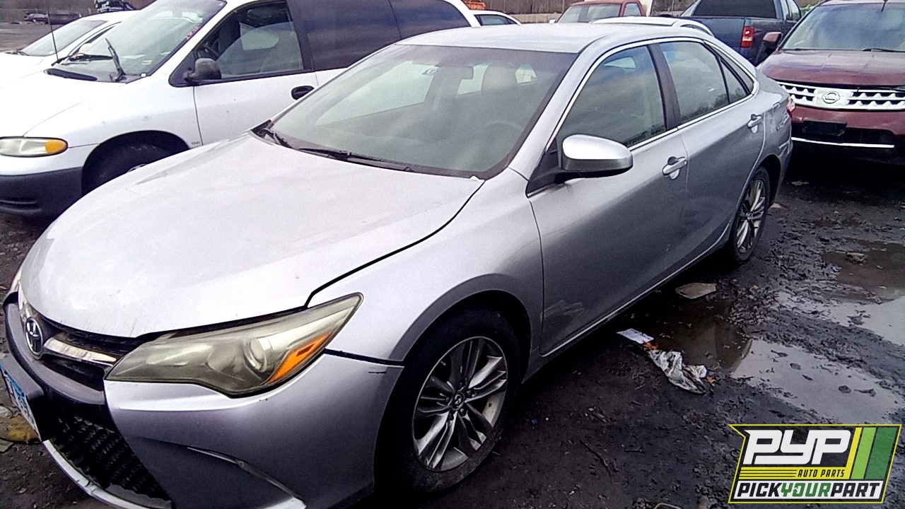 2015 TOYOTA CAMRY partes disponibles