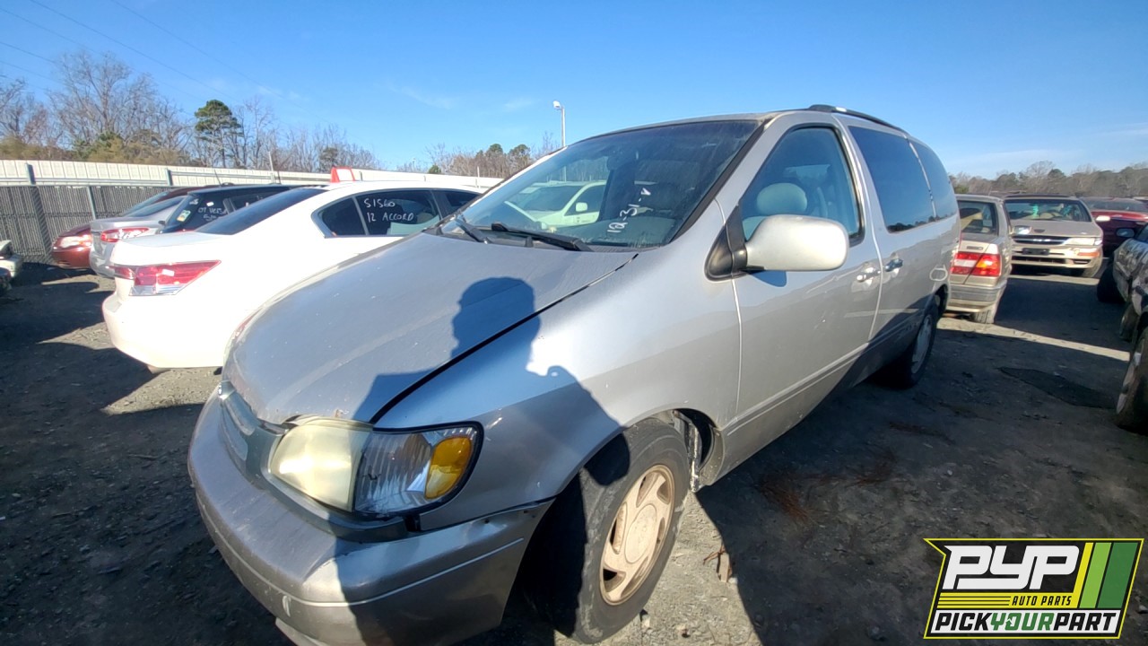 2002 TOYOTA SIENNA partes disponibles