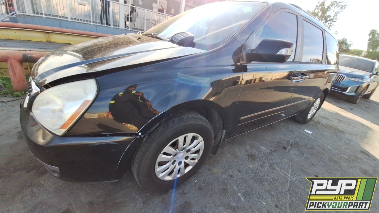 2014 KIA SEDONA available for parts