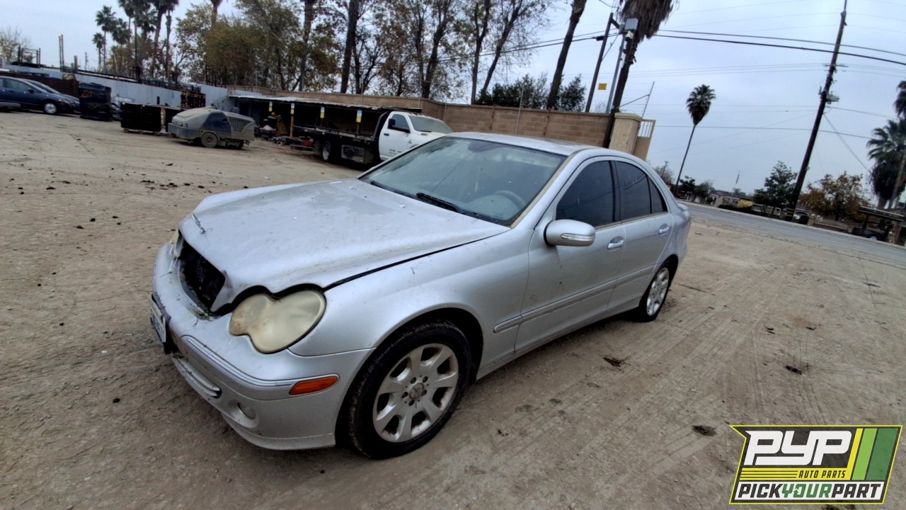2005 MERCEDES-BENZ C240 partes disponibles