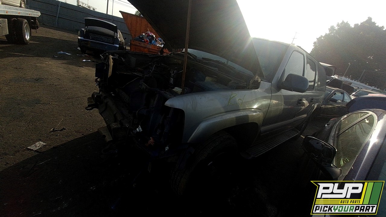 2000 CHEVROLET SUBURBAN 1500 available for parts