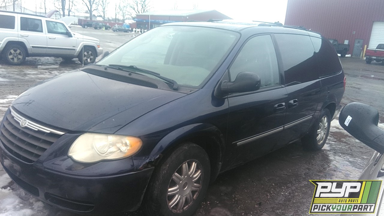 2005 CHRYSLER TOWN & COUNTRY partes disponibles