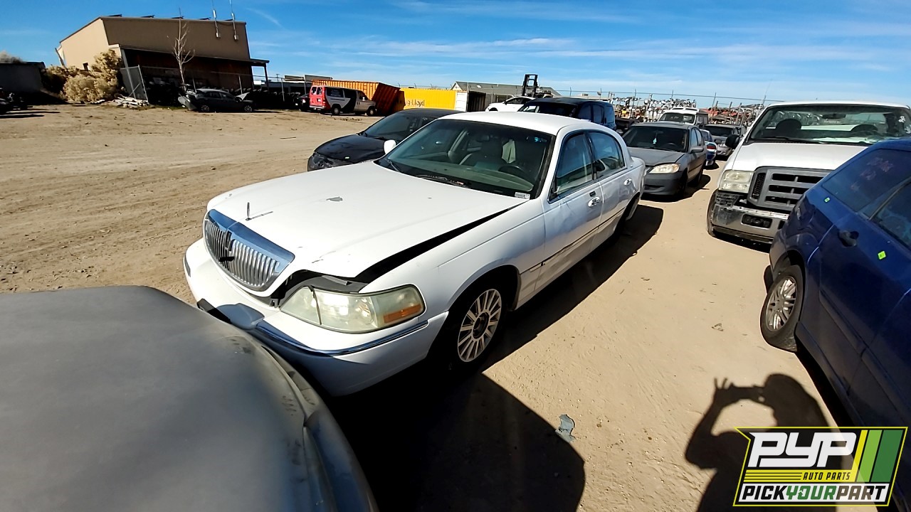 2005 LINCOLN TOWN CAR available for parts