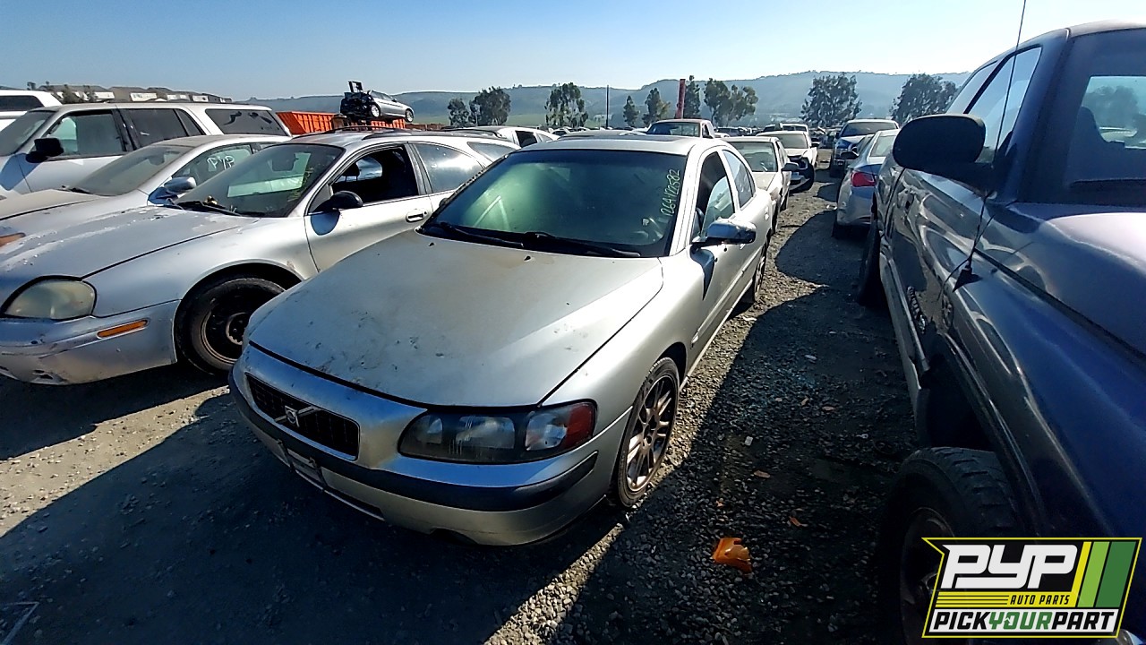 2004 VOLVO S60 partes disponibles