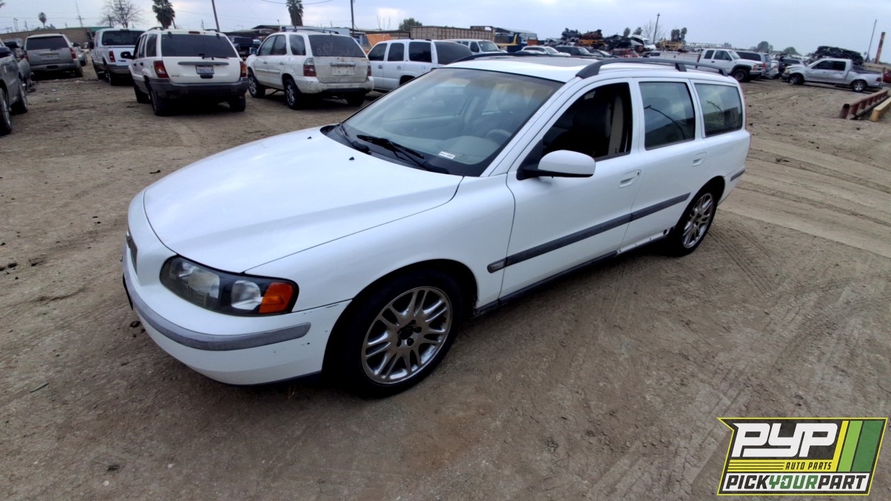 2004 VOLVO V70 partes disponibles