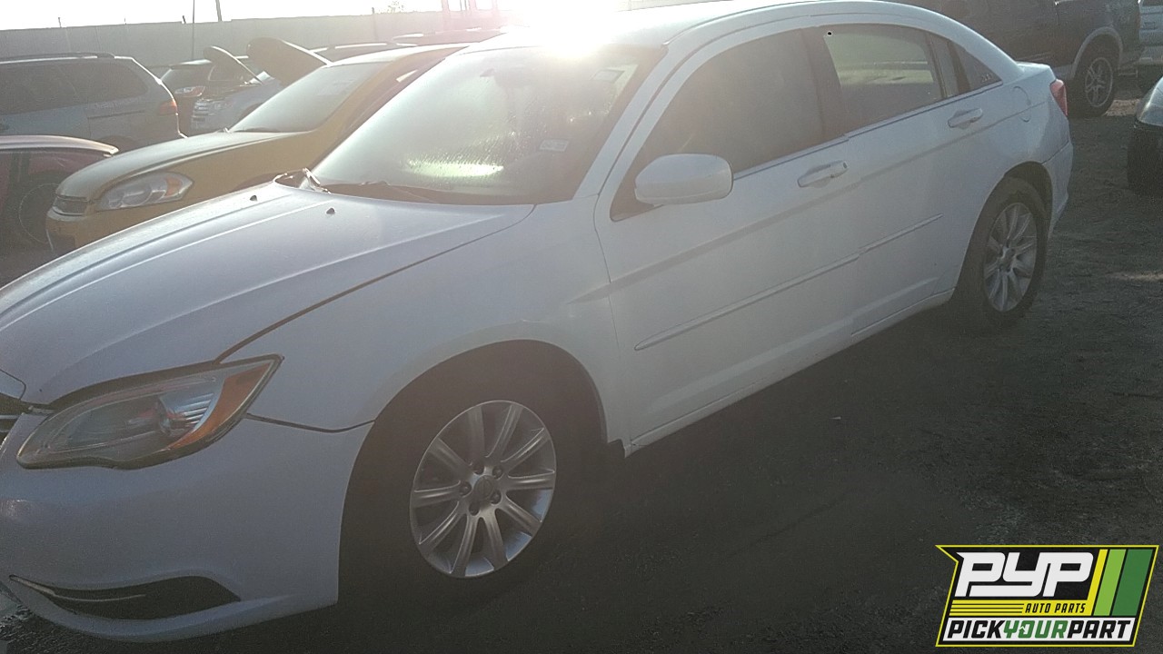 2012 CHRYSLER 200 partes disponibles
