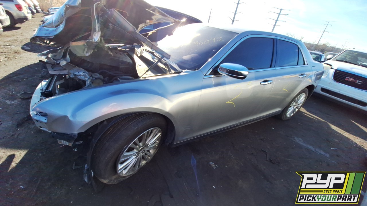 2014 CHRYSLER 300 partes disponibles