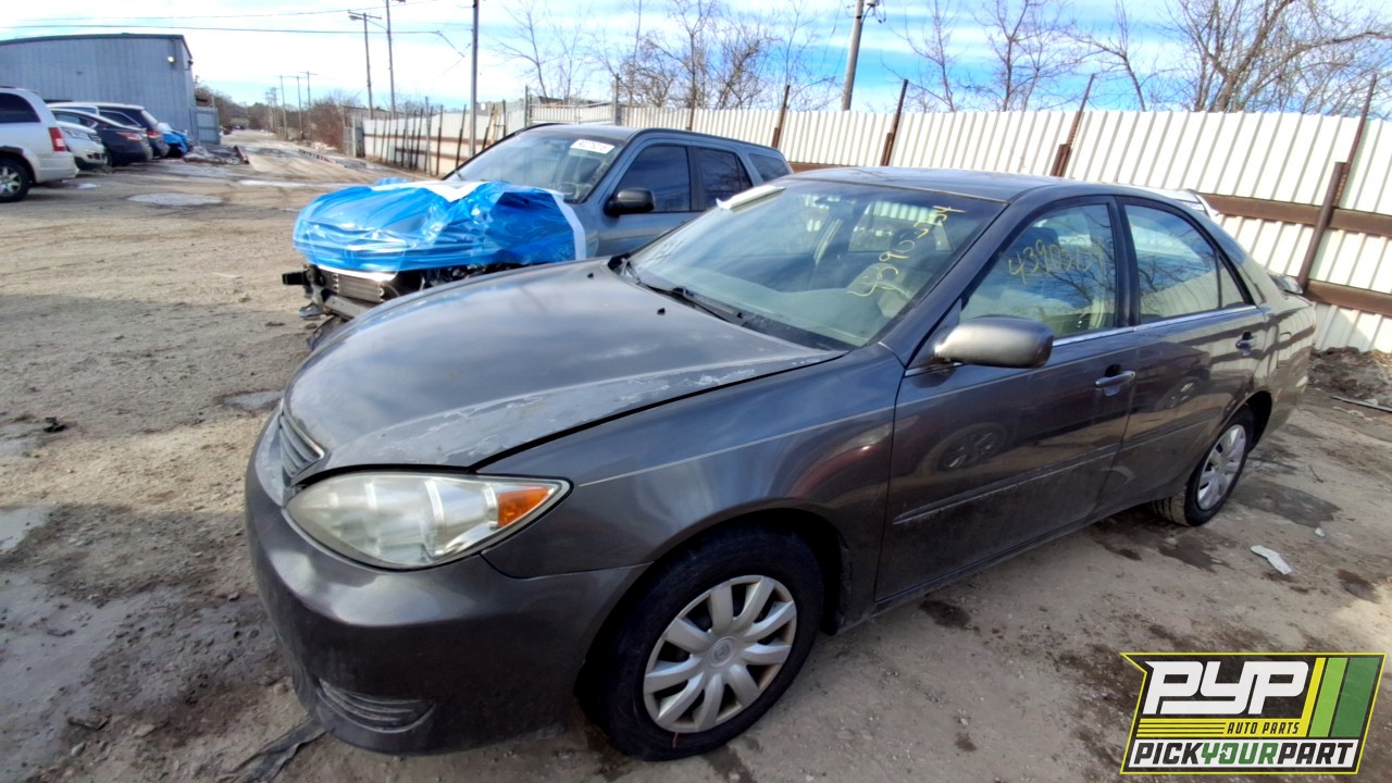 2005 TOYOTA CAMRY partes disponibles