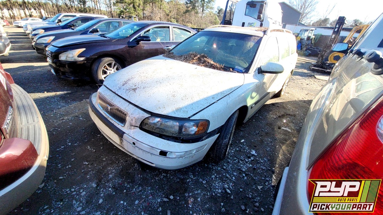 2001 VOLVO V70 available for parts