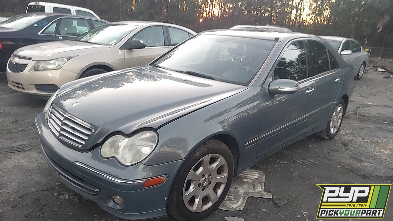 2005 MERCEDES-BENZ C320 partes disponibles