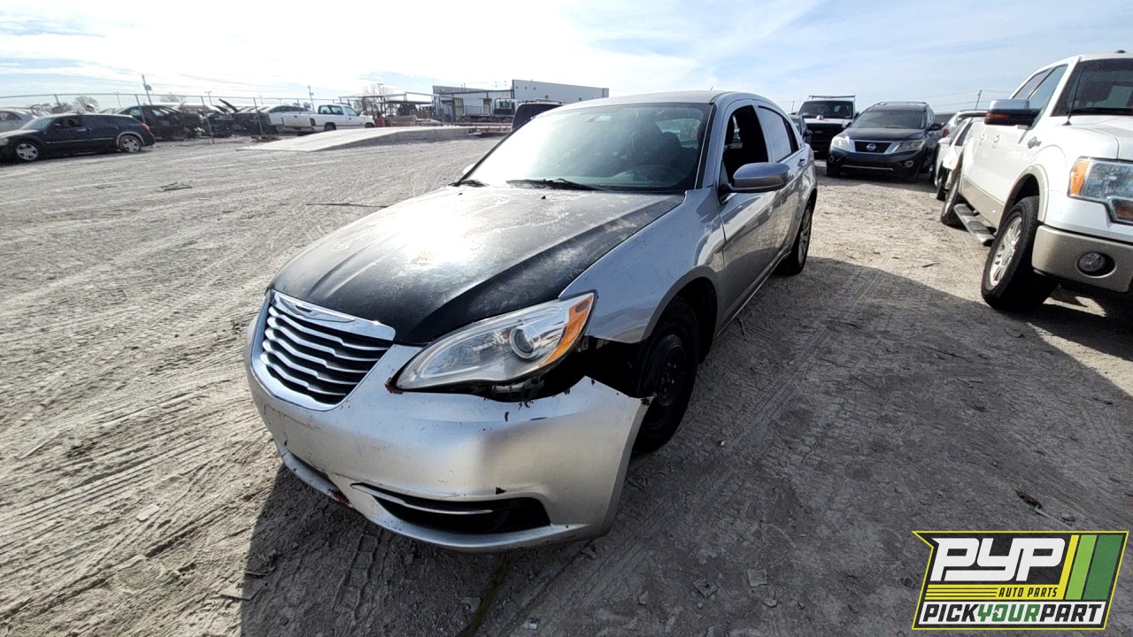 2013 CHRYSLER 200 partes disponibles