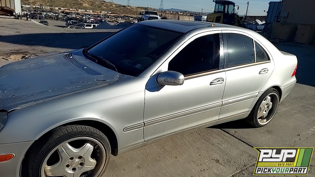 2003 MERCEDES-BENZ C240 partes disponibles