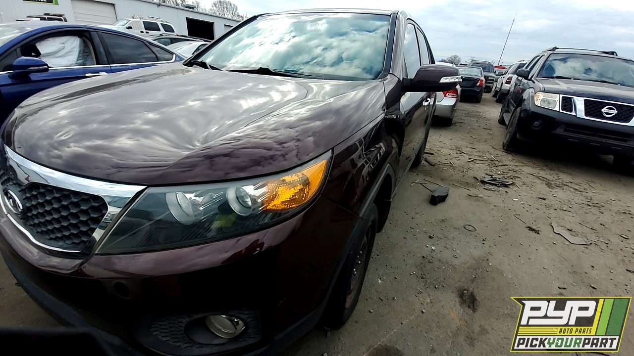 2013 KIA SORENTO available for parts