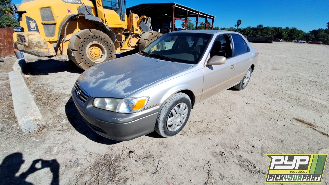 2001 TOYOTA CAMRY partes disponibles