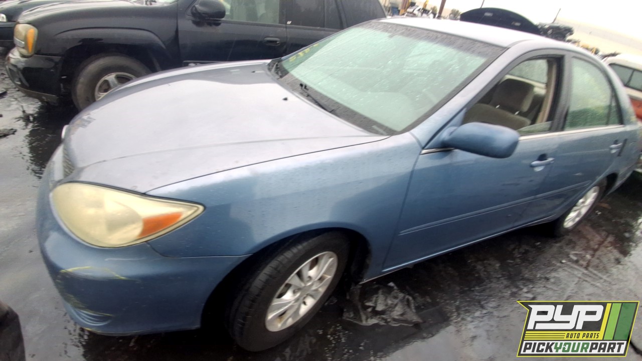 2004 TOYOTA CAMRY partes disponibles