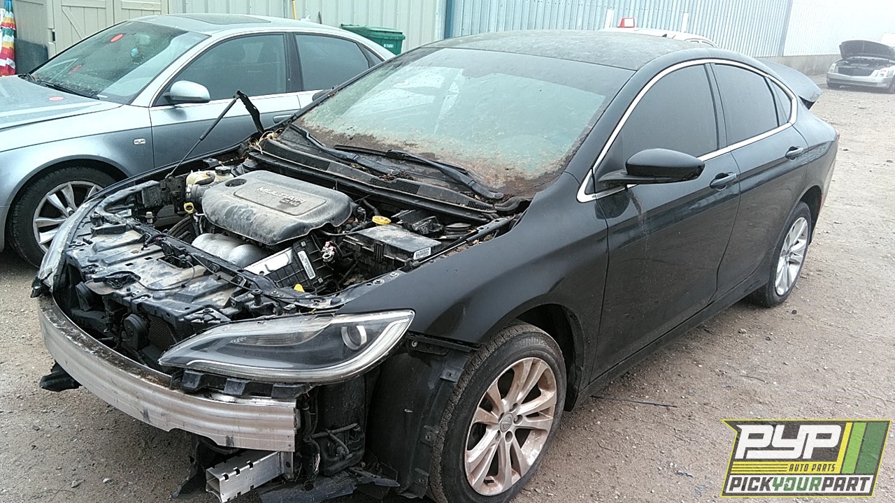 2015 CHRYSLER 200 partes disponibles