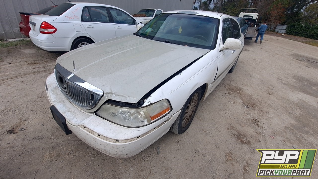 2004 LINCOLN TOWN CAR partes disponibles