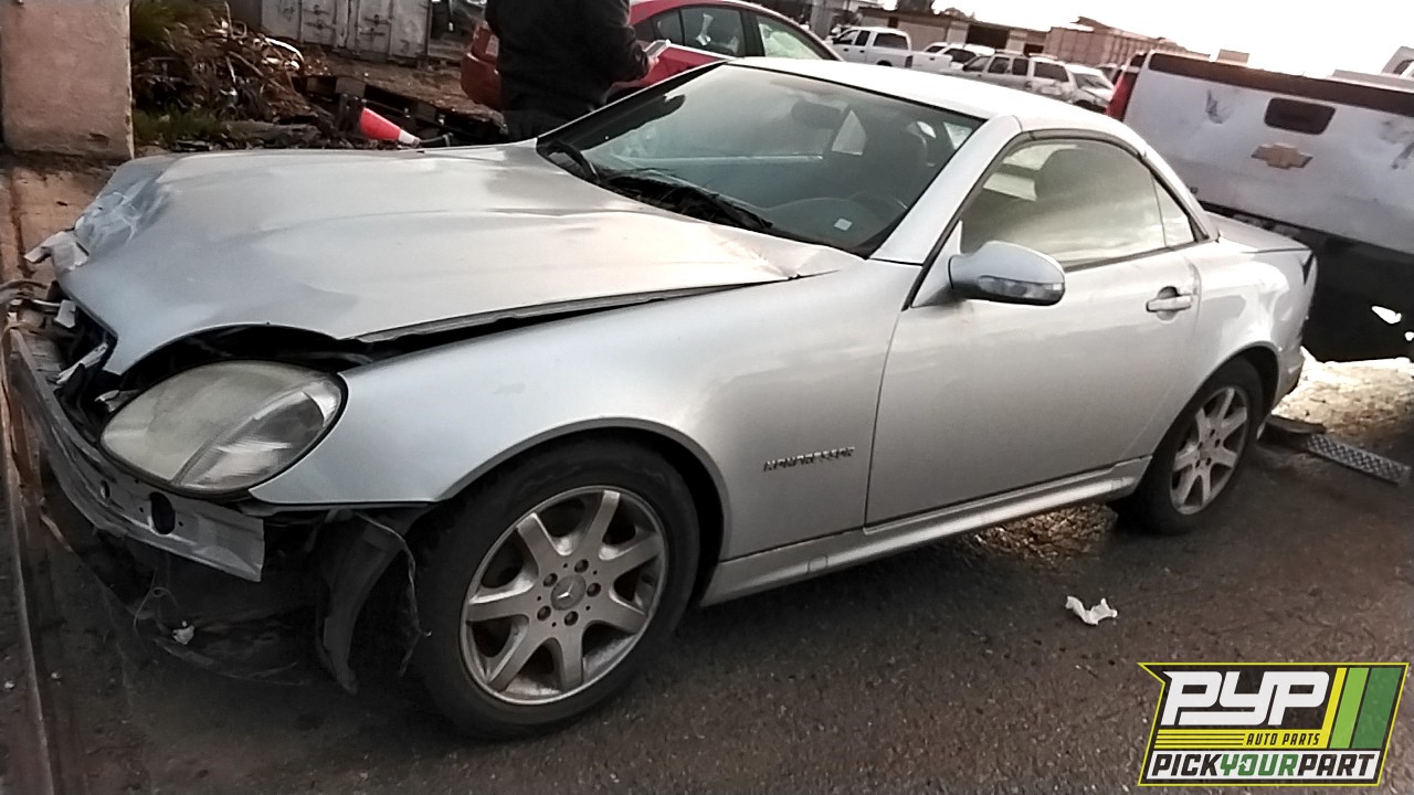 2002 MERCEDES-BENZ SLK230 partes disponibles