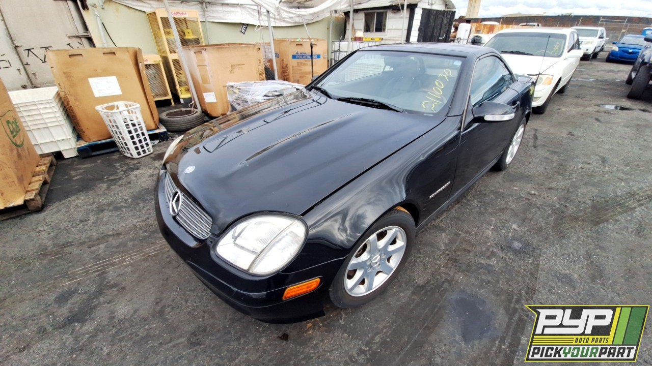 2003 MERCEDES-BENZ SLK230 partes disponibles