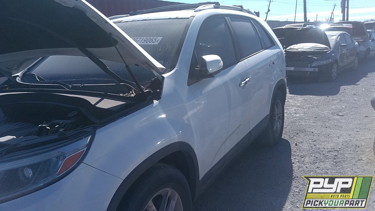 2014 KIA SORENTO available for parts
