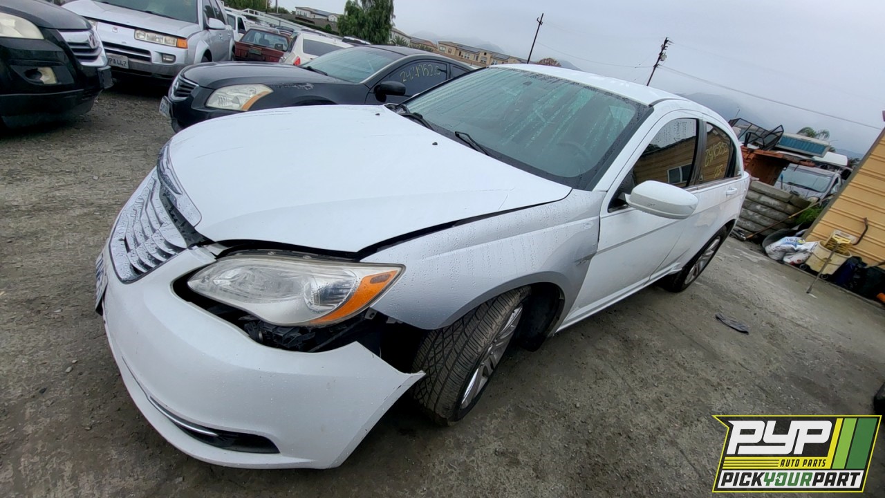 2012 CHRYSLER 200 partes disponibles