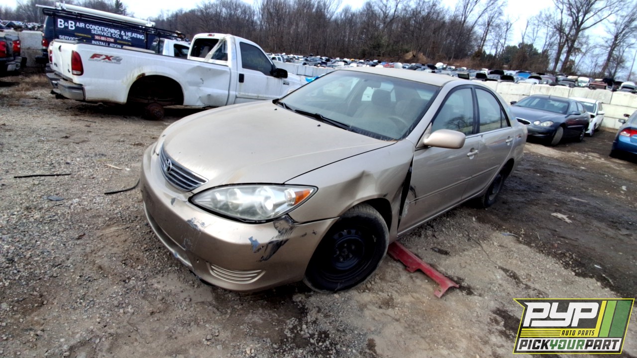 2005 TOYOTA CAMRY partes disponibles