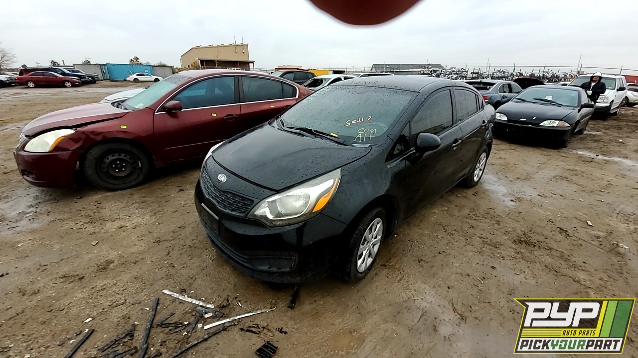 2013 KIA RIO partes disponibles