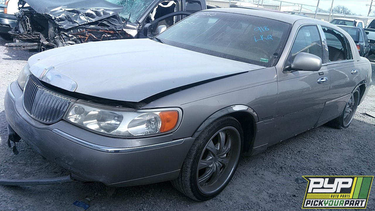 2002 LINCOLN TOWN CAR partes disponibles