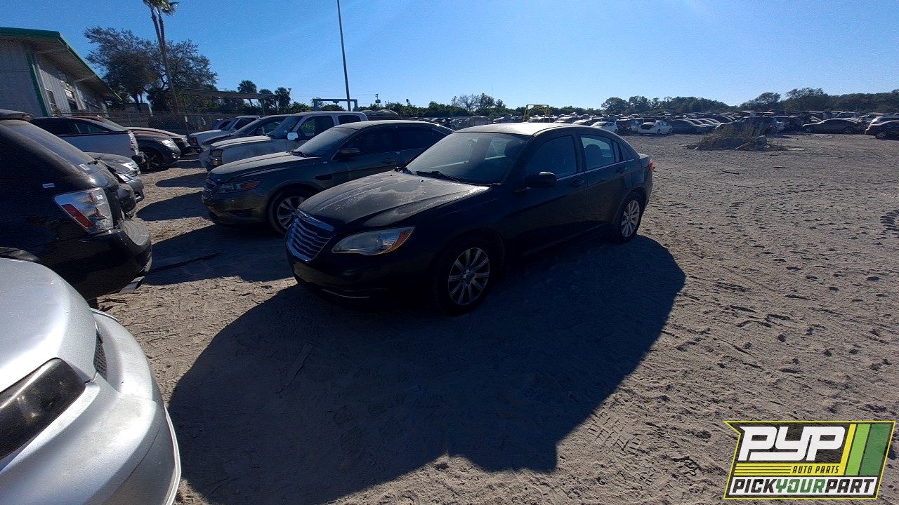 2012 CHRYSLER 200 partes disponibles