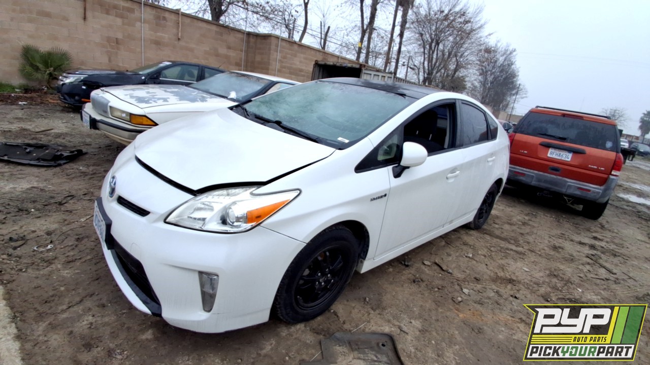 2014 TOYOTA PRIUS partes disponibles