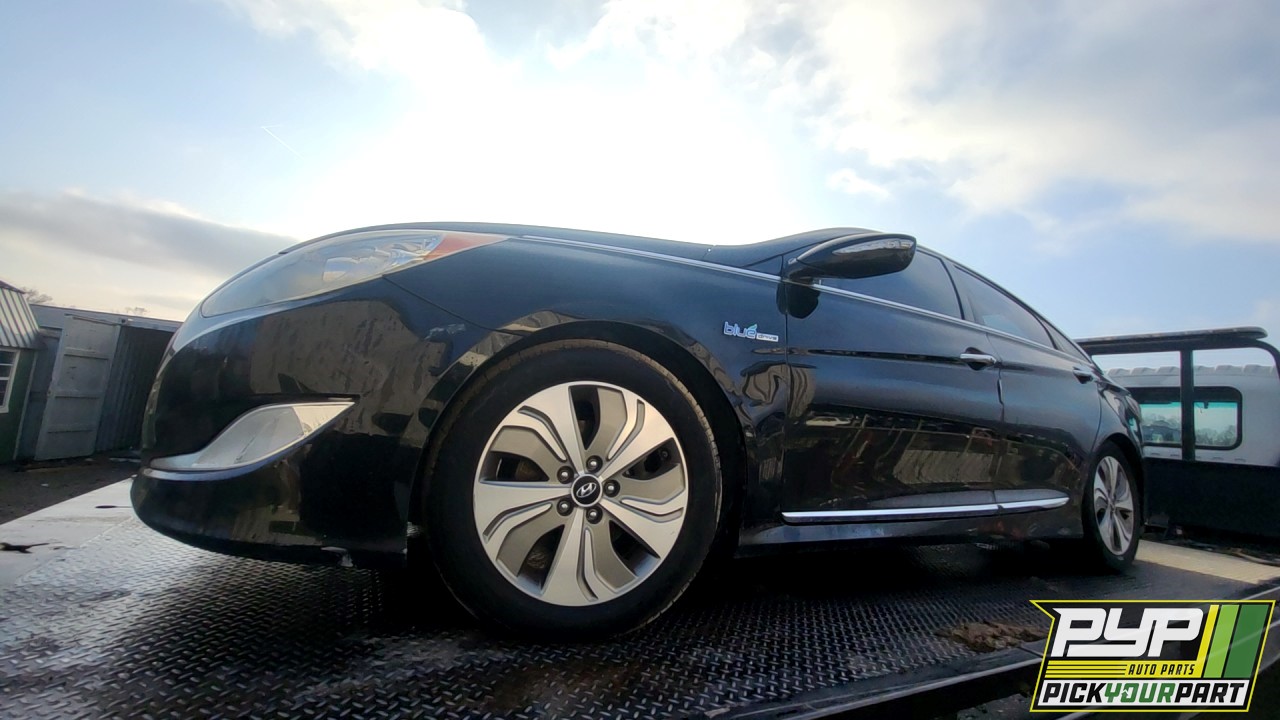 2014 HYUNDAI SONATA available for parts