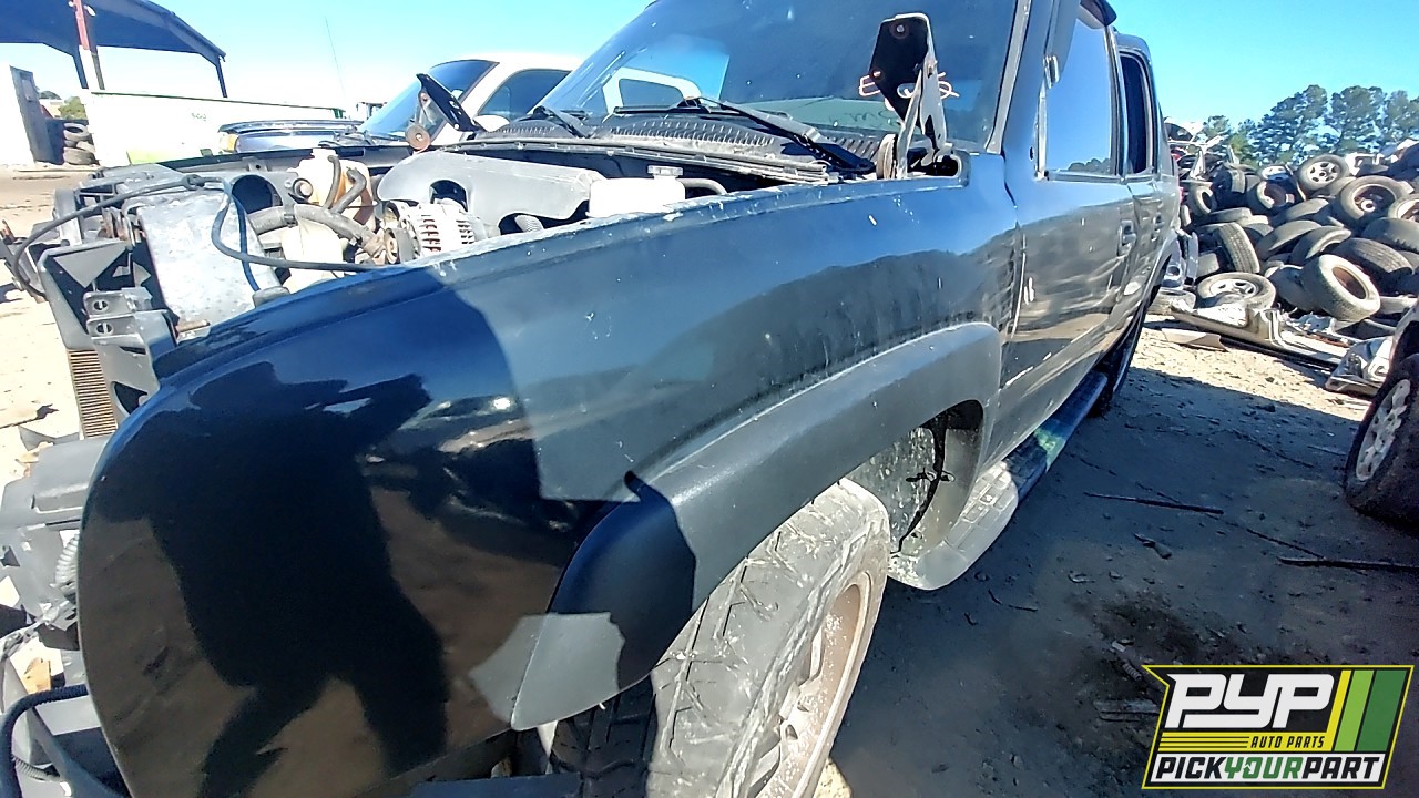 2004 CHEVROLET AVALANCHE 1500 available for parts